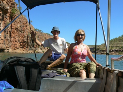 Electric powered tinny on Chamberlain Gorge