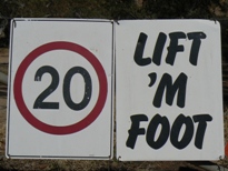 Sign Lift 'M Foot