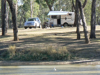 Judds Lagoon, delightful campsite 60km E Roma